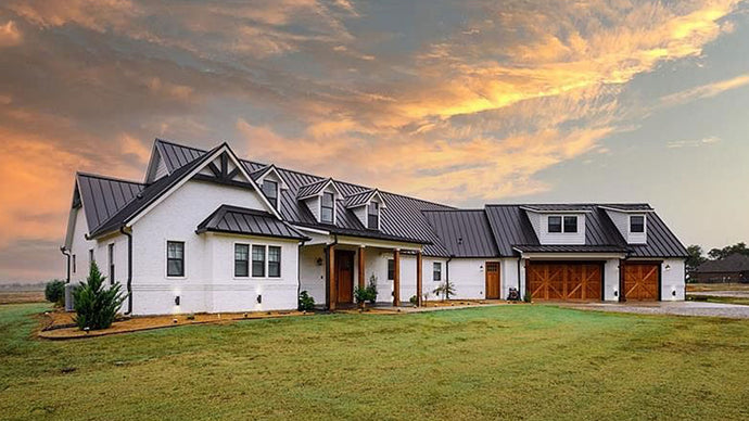 Show Stealing Modern Farmhouse Brings Texas Real Estate to Life